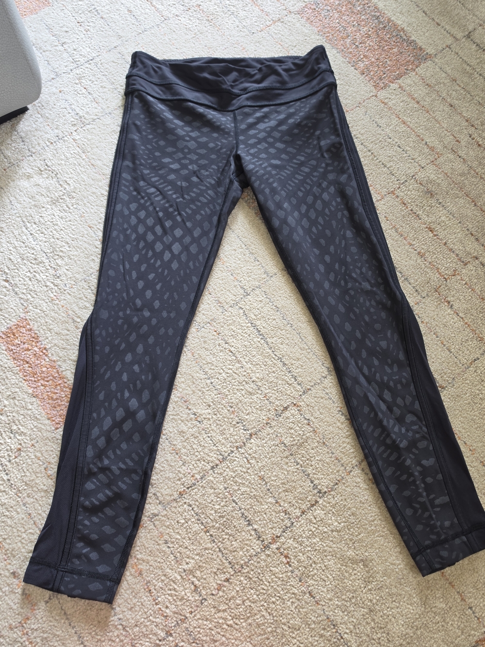 Lululemon Pace Tight Lace Play Shimmer Black Size 6